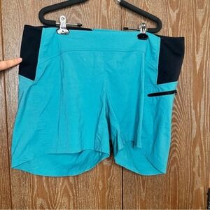 Columbia Titanium Omni Shield Shorts Womens 1X TF Turquoise Black Hiking Outdoor